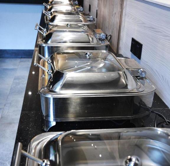 هتل Xinyi Art Suit