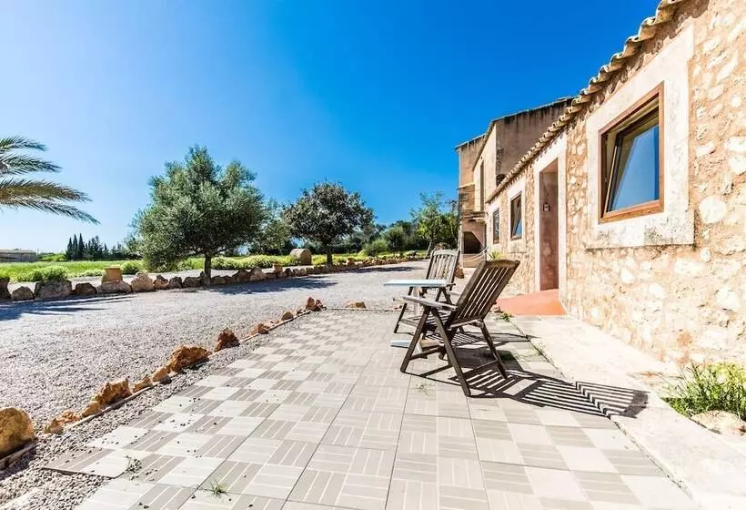 Maaseutuhotelli Finca Agroturismo Sa Cova Den Borino
