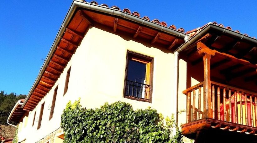 La Perezosa & Yoga Hostel