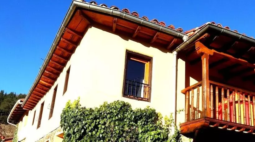 La Perezosa & Yoga   Hostel