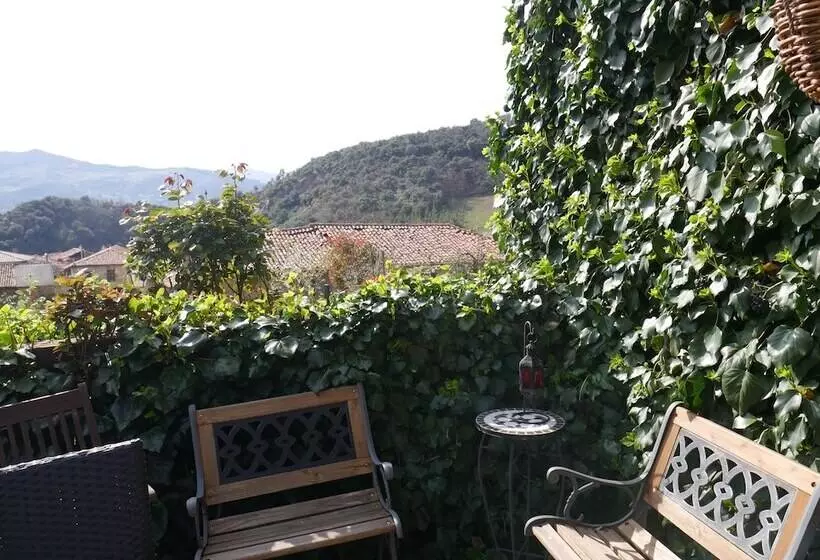 La Perezosa & Yoga   Hostel