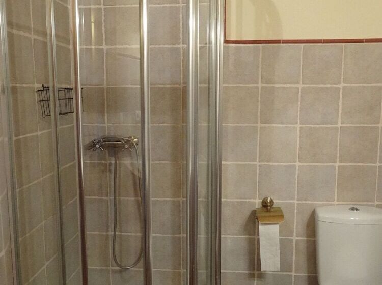 La Perezosa & Yoga Hostel