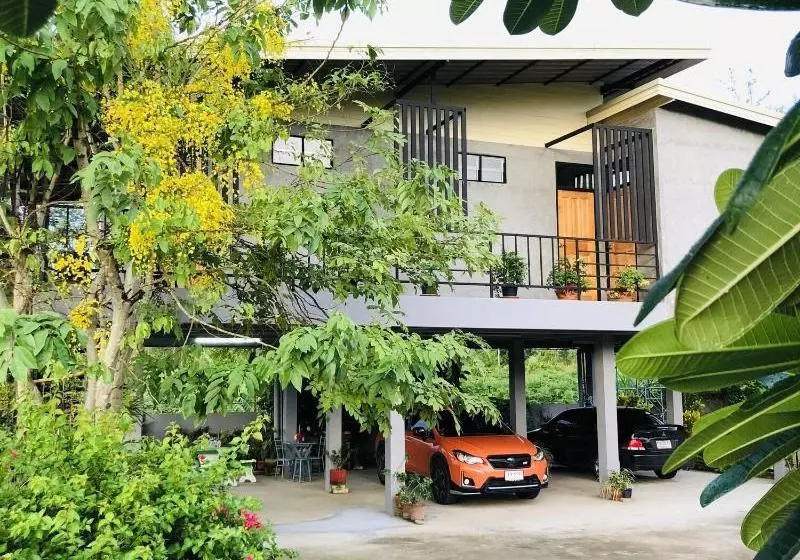 Hostelli In My Place