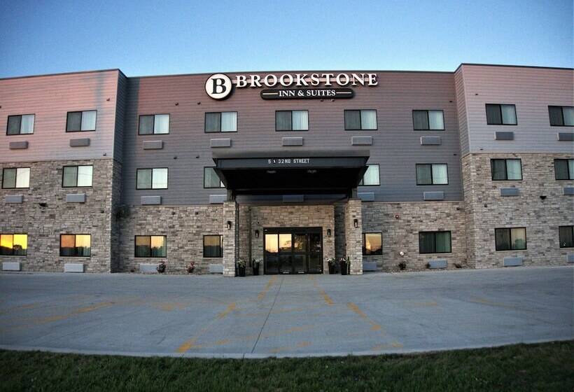 호텔 Brookstone Inn & Suites