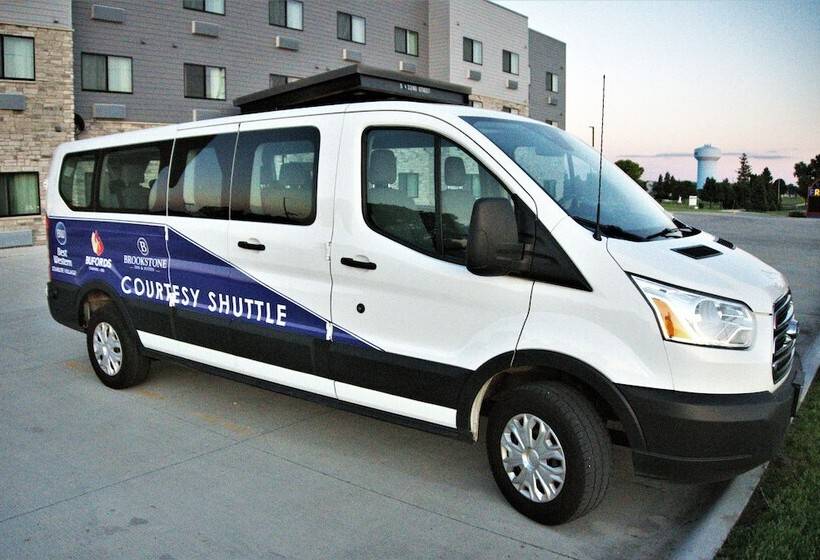 호텔 Brookstone Inn & Suites