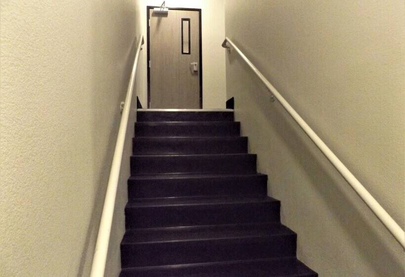 호텔 Brookstone Inn & Suites