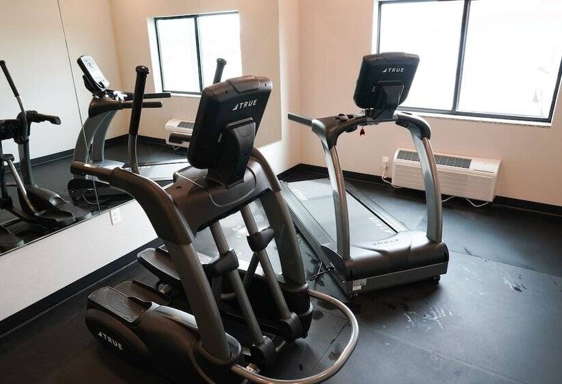 호텔 Brookstone Inn & Suites