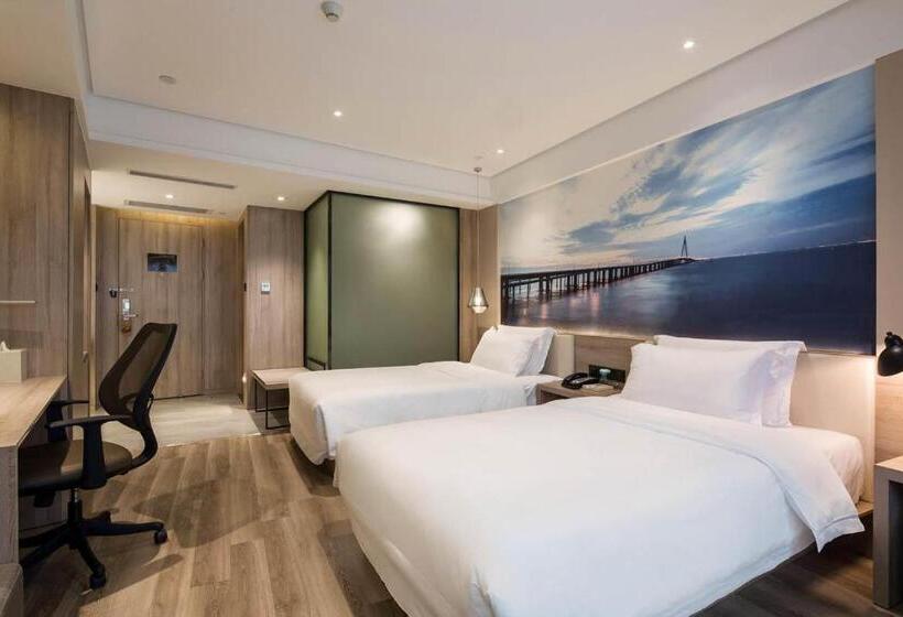 בית מלון כפרי Ningbo Tianyi Square Atour