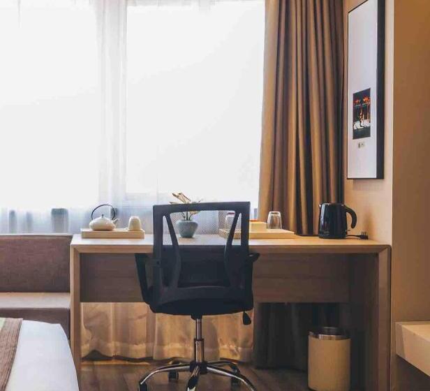 בית מלון כפרי Ningbo Tianyi Square Atour