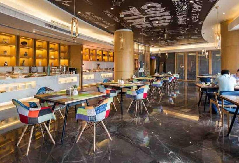 בית מלון כפרי Ningbo Tianyi Square Atour