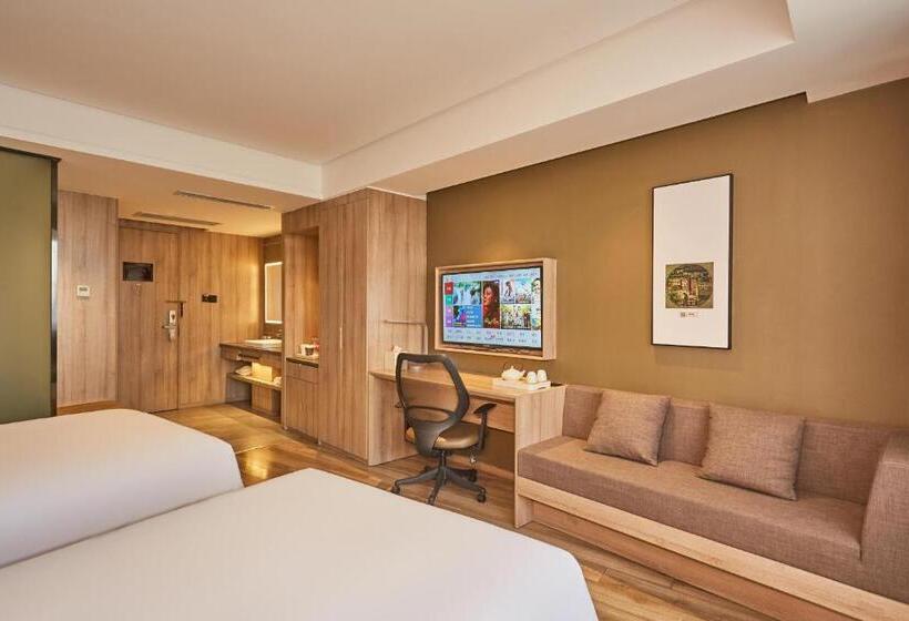 בית מלון כפרי Ningbo Tianyi Square Atour