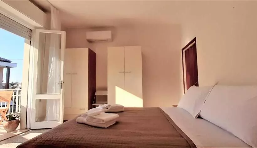 پانسیون Beeliving Room&breakfast