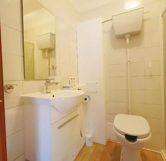 پانسیون Beeliving Room&breakfast