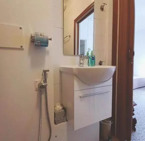 پانسیون Beeliving Room&breakfast