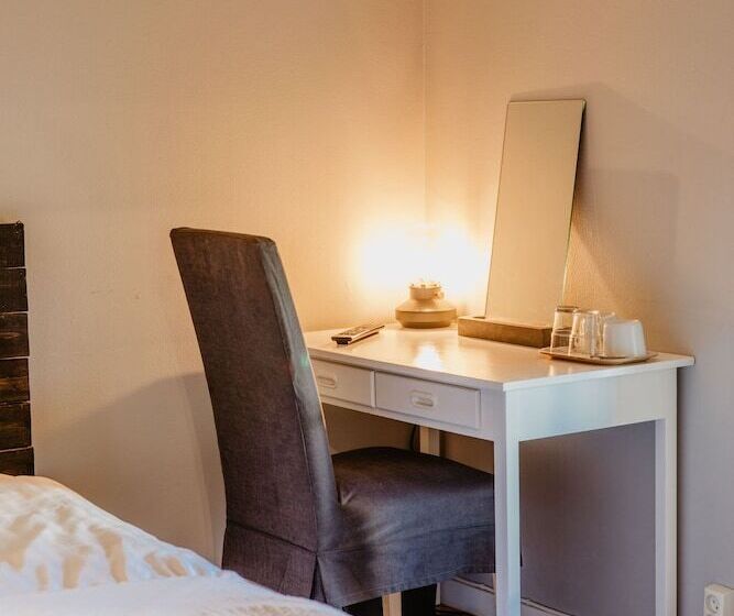 بنسيون Slottsparken Motel