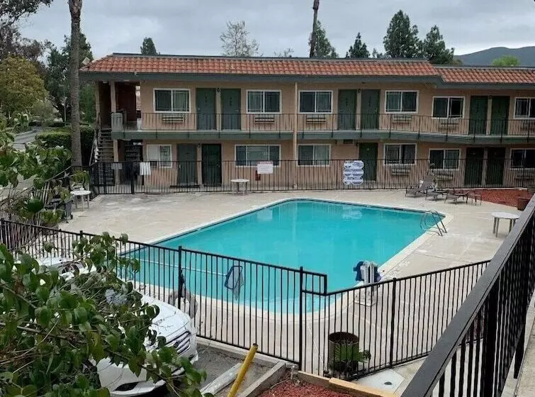 酒店 Americas Best Value Inn Thousand Oaks