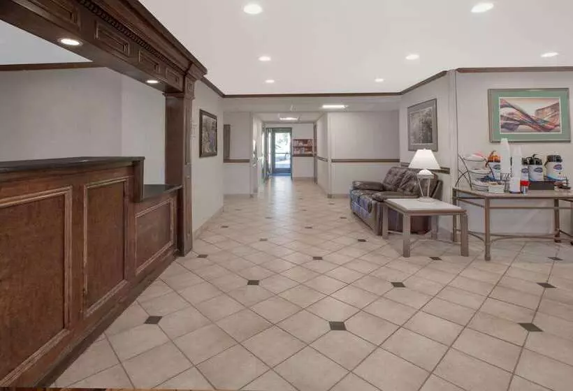 Отель Baymont By Wyndham Jackson