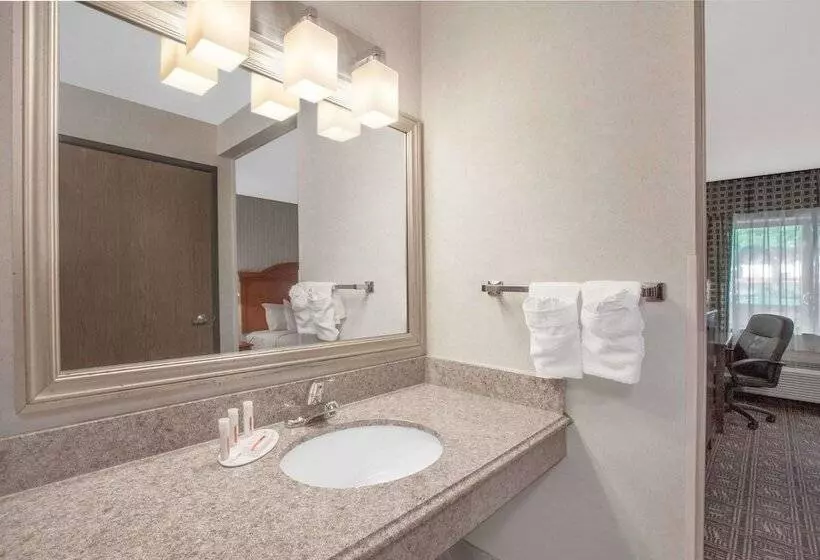 Отель Baymont By Wyndham Jackson