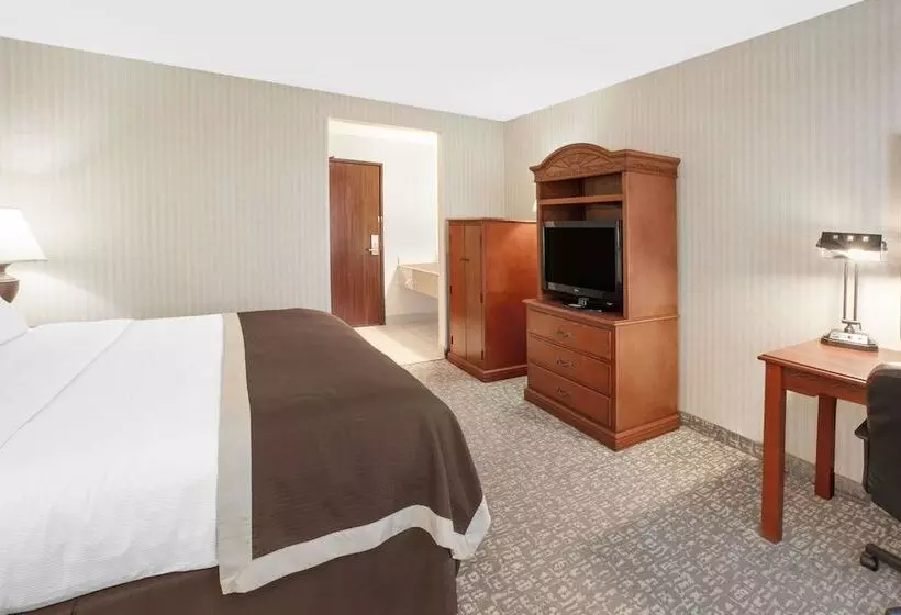 Отель Baymont By Wyndham Jackson