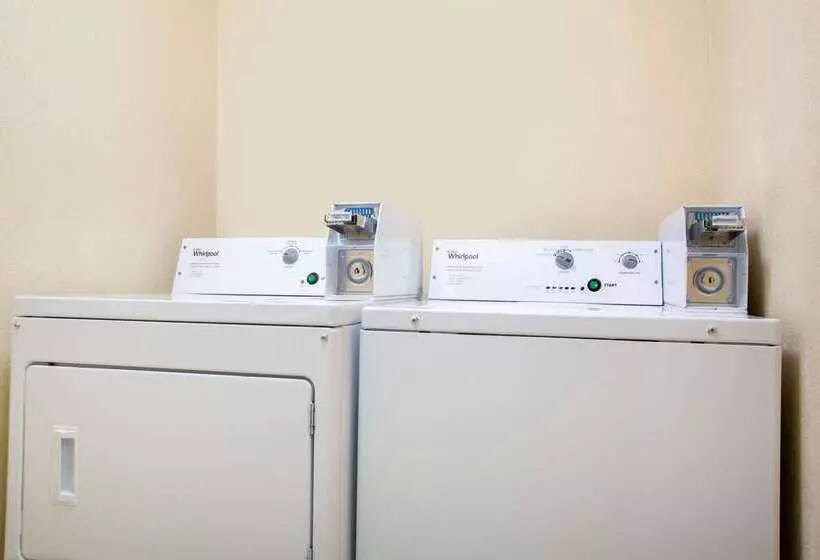 هتل Baymont By Wyndham Springfield South Hwy 65