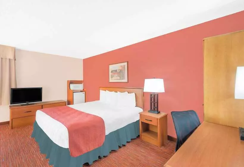 هتل Baymont By Wyndham Springfield South Hwy 65