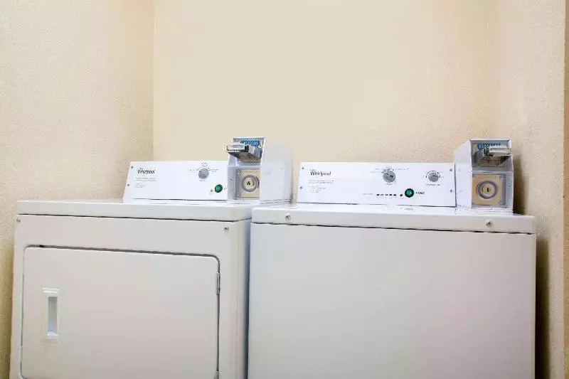 هتل Baymont By Wyndham Springfield South Hwy 65