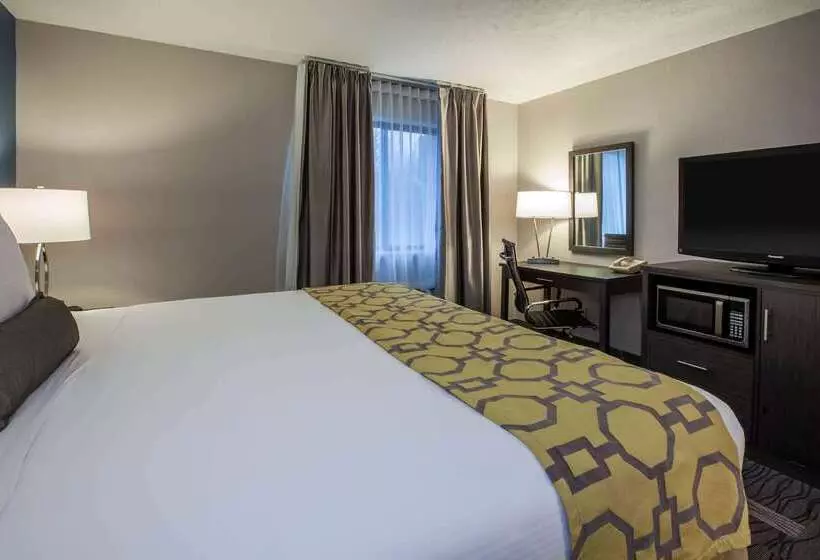 Отель Baymont By Wyndham Traverse City