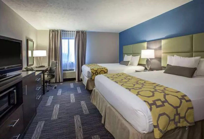 Отель Baymont By Wyndham Traverse City