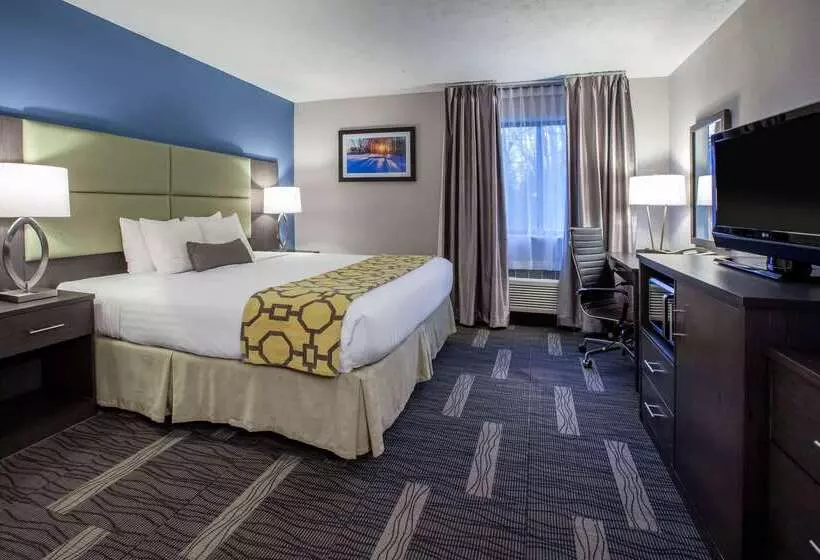 Отель Baymont By Wyndham Traverse City