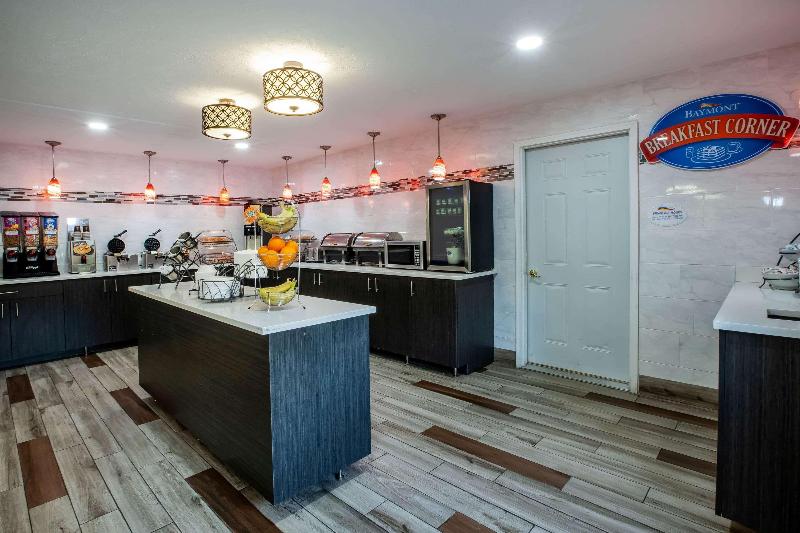 فندق Baymont By Wyndham Traverse City