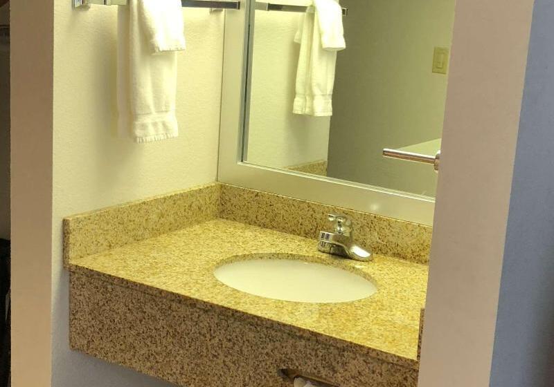 Отель Best Western Lock Haven