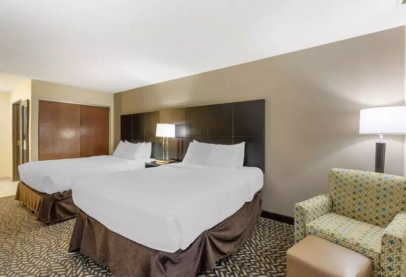 בית מלון כפרי Best Western St. Louis Inn