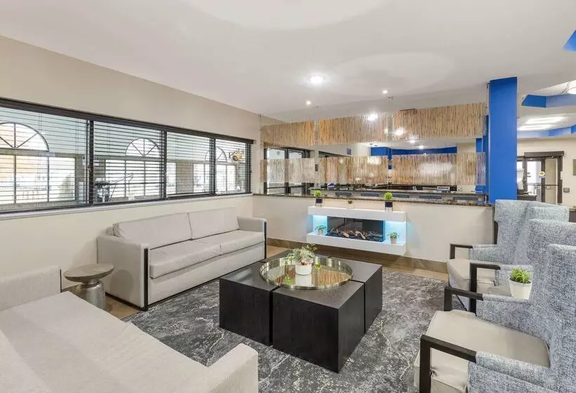 בית מלון כפרי Best Western St. Louis Inn