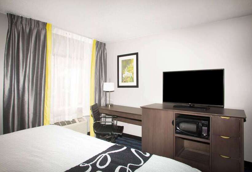 酒店 La Quinta Inn By Wyndham St. Louis Hazelwood  Airport North