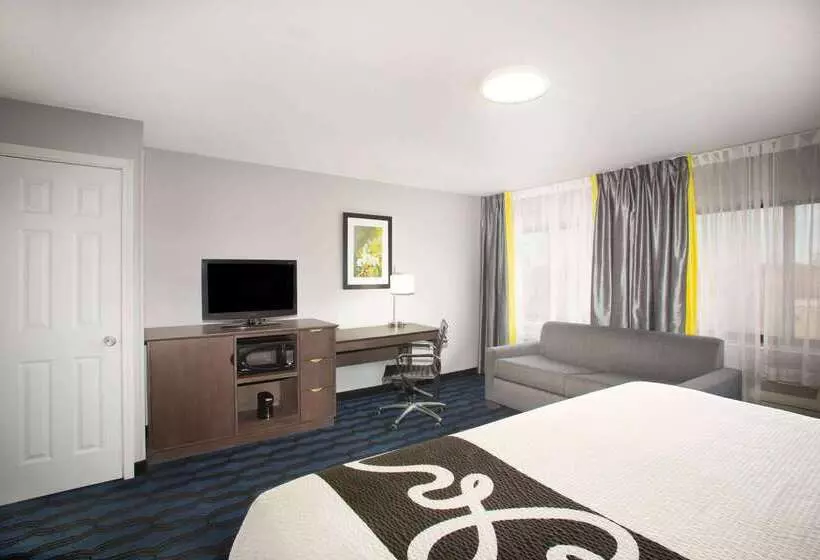 هتل La Quinta Inn By Wyndham St. Louis Hazelwood  Airport North