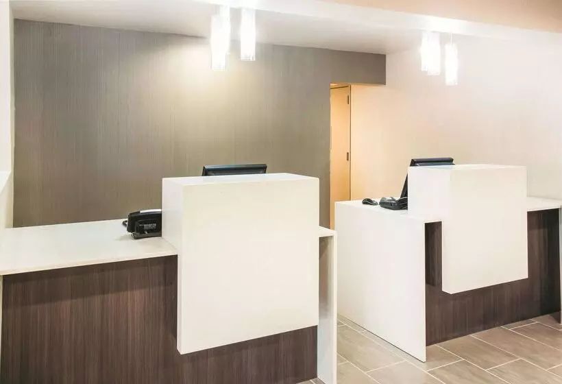 Отель La Quinta By Wyndham Cincinnati Ne   Mason