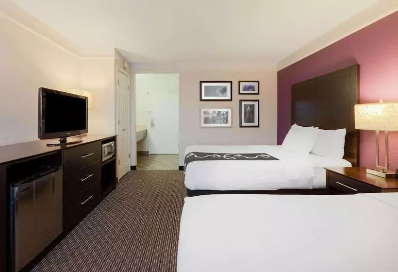 酒店 La Quinta By Wyndham Detroit Utica