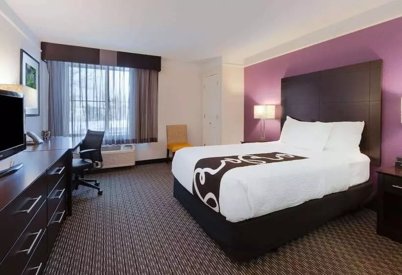 酒店 La Quinta By Wyndham Detroit Utica