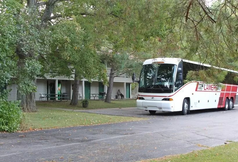 فندق Parkwood Lodge