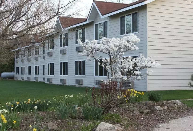 فندق Parkwood Lodge