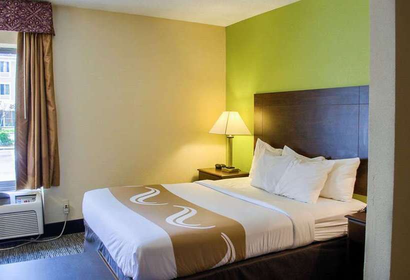 בית מלון כפרי Quality Inn & Suites At Airport Blvd I65