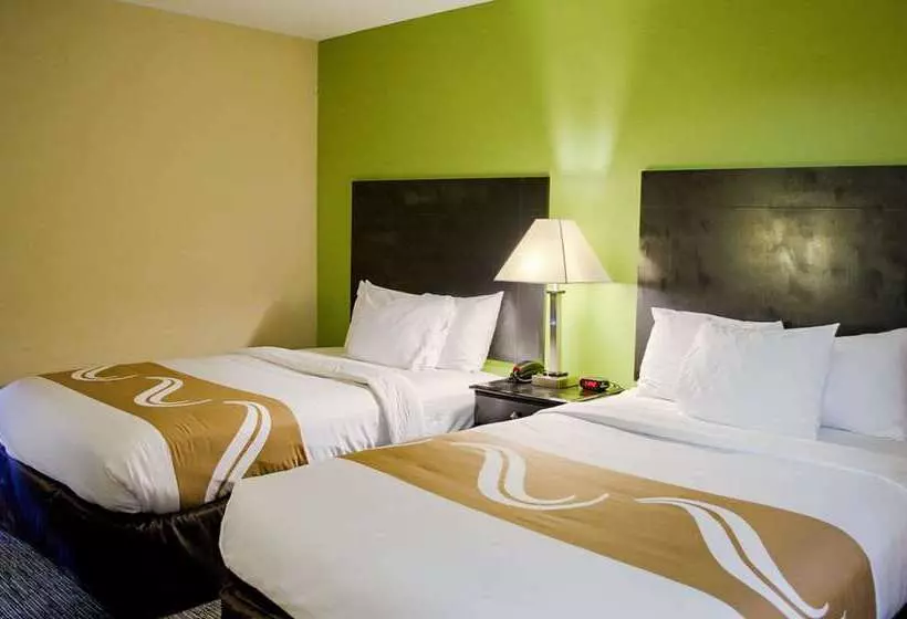 هتل Quality Inn & Suites At Airport Blvd I65