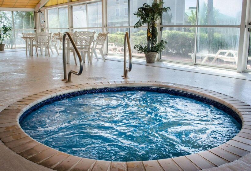 בית מלון כפרי Quality Inn & Suites At Airport Blvd I65