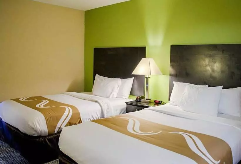 هتل Quality Inn & Suites At Airport Blvd I65