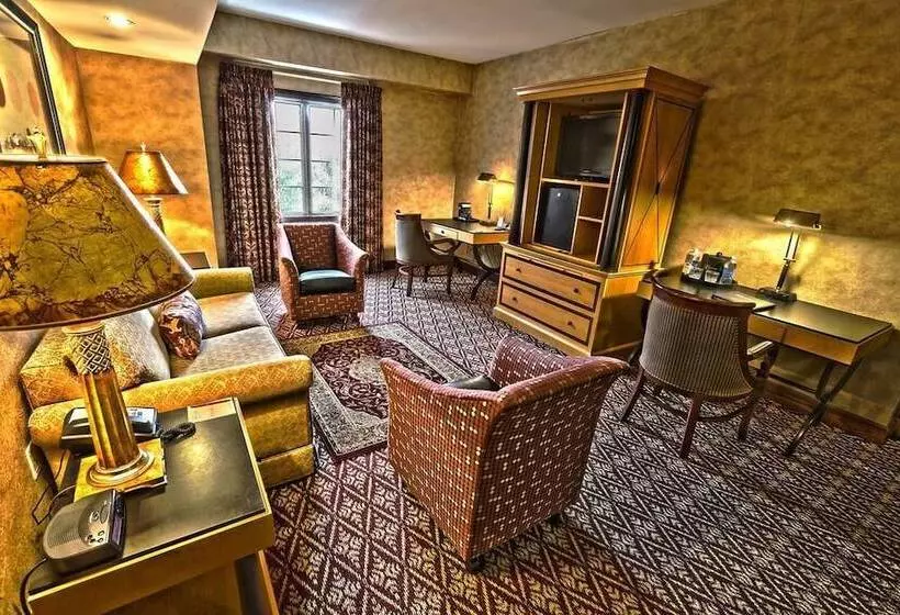 Hotelli The Bertram Inn & Conf Ctr Trademark Collection By Wyndham