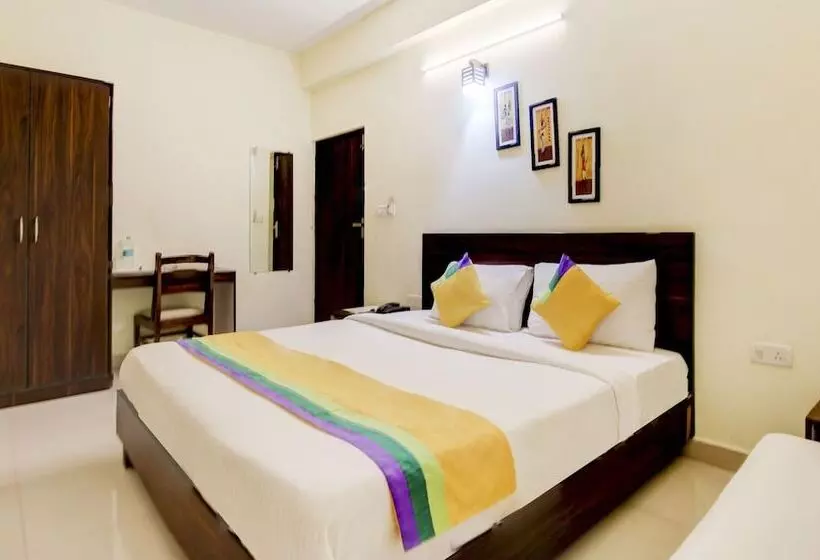 Itsy Hotels Royal Monarch