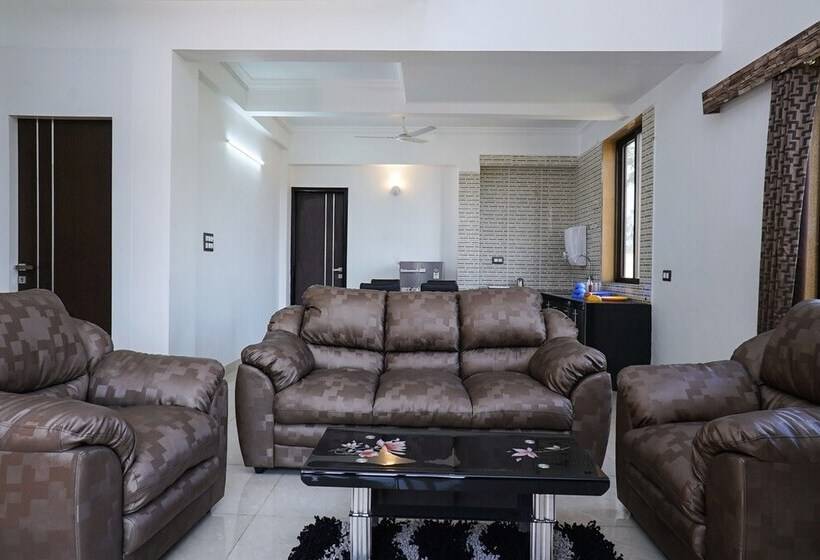 Oyo Home 22738 Gorgeous 4bhk Lonavala