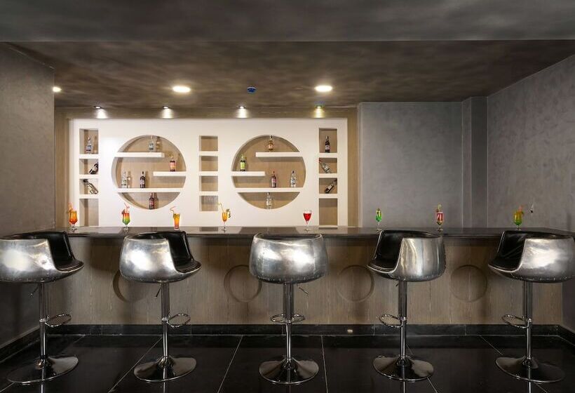 Gravity Hotel & Aqua Park Sahl Hasheesh - Families and Couples Only