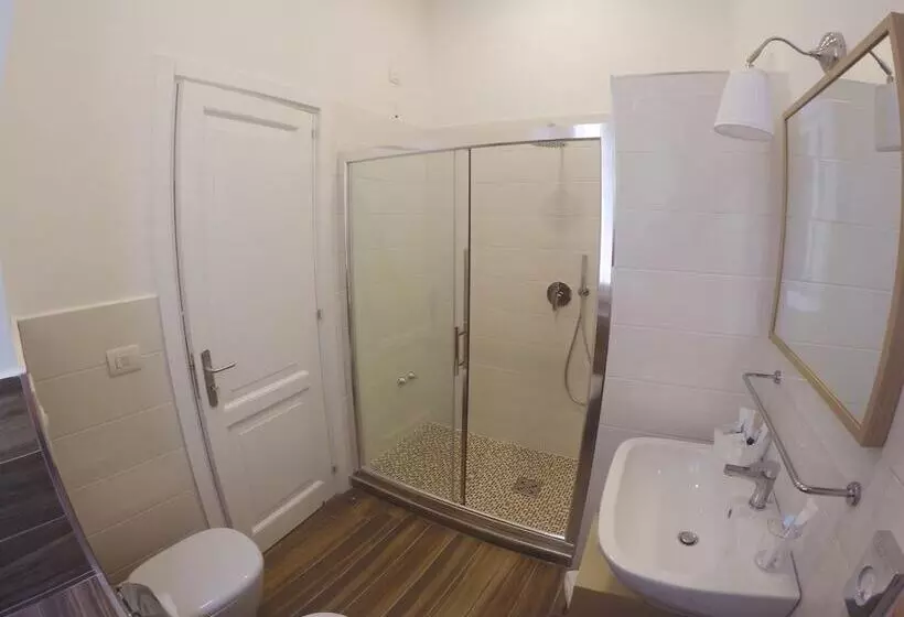 پانسیون Rooms Stazione Centrale