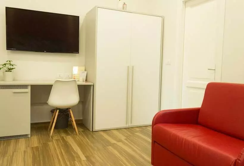 پانسیون Rooms Stazione Centrale